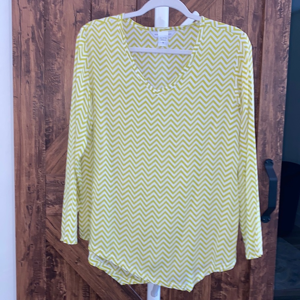 Nomadic Traders green and white chevron tunic with 3/4 sleeve, asymmetrical hem